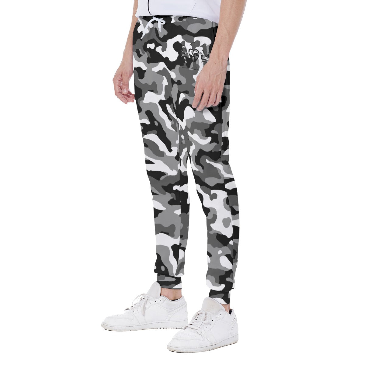 111 BLACK CAMO SWEATS